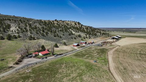 Photo of 31643 L 5 Ln, Burns, OR 97720 (MLS # 98989234)