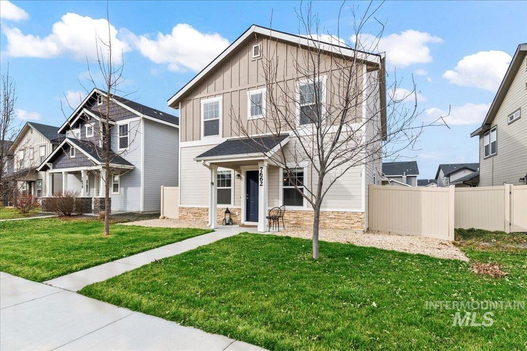 Photo of 7662 S Sea Breeze Way, Boise, ID 83709 (MLS # 98975368)