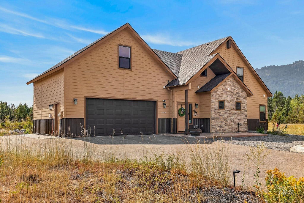 Photo of 13102 Hawks Bay RD, Donnelly, ID 83615 (MLS # 99003447)