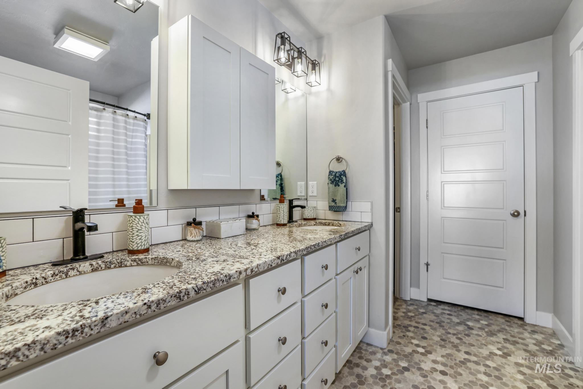 Jerome, Idaho 83338, United States, 3 Bedrooms Bedrooms, ,2 BathroomsBathrooms,Residential,Active,119131