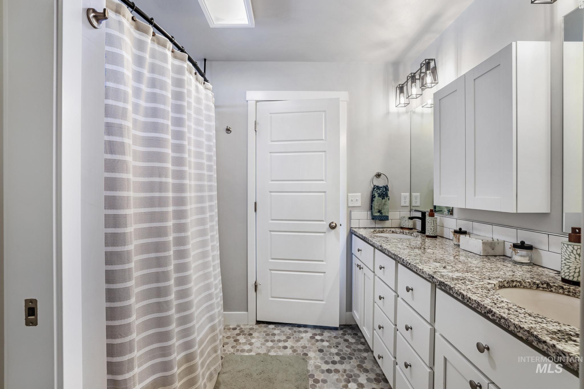 Jerome, Idaho 83338, United States, 3 Bedrooms Bedrooms, ,2 BathroomsBathrooms,Residential,Active,119131