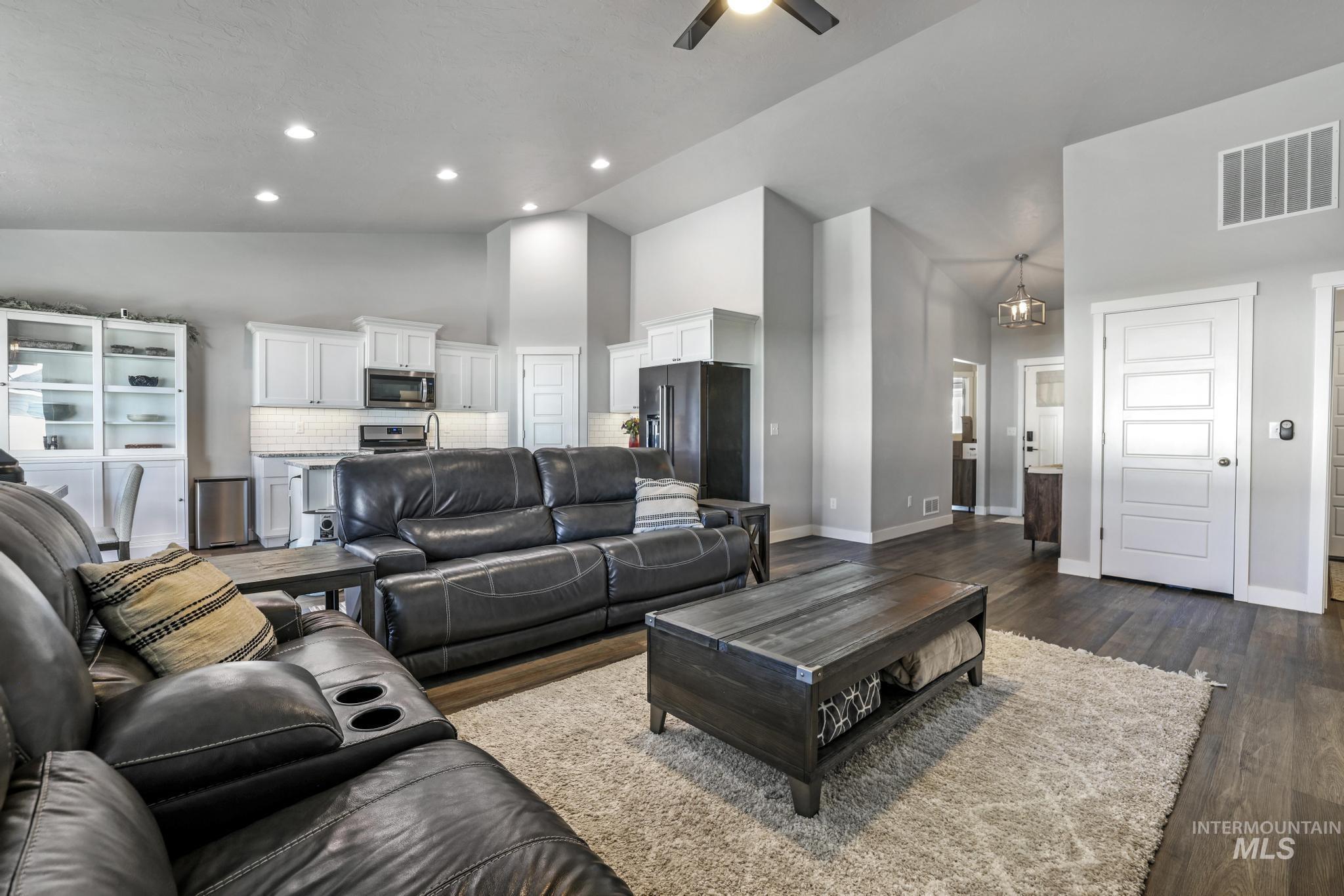 Jerome, Idaho 83338, United States, 3 Bedrooms Bedrooms, ,2 BathroomsBathrooms,Residential,Active,119131