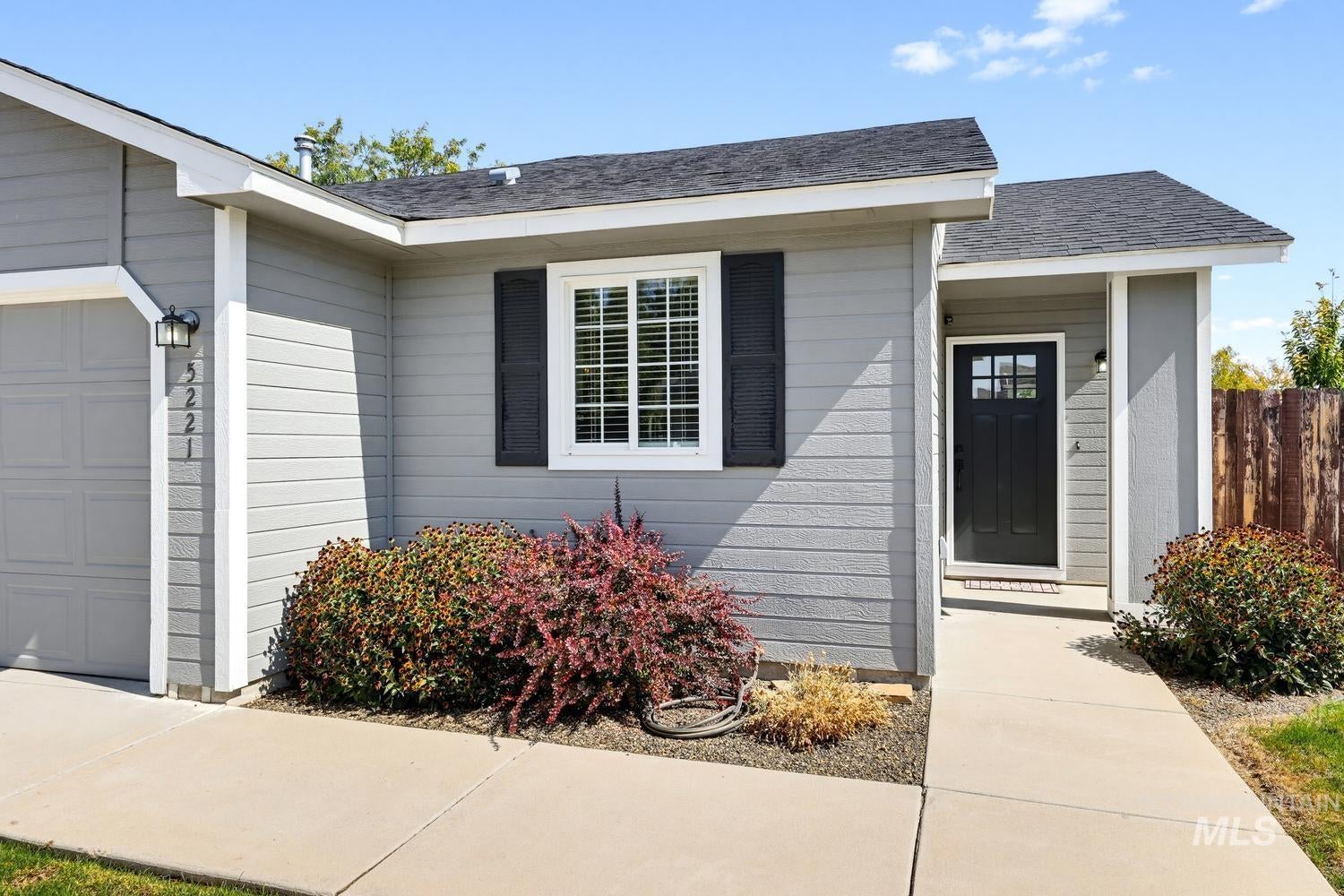 5221 Lockwood