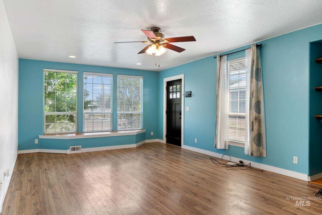 Photo of 617 Lake Lowell AVE, Nampa, ID 83686 (MLS # 98997514)