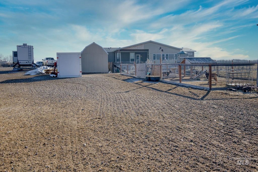 Photo of 4815 SE 2nd Ave, New Plymouth, ID 83655 (MLS # 98974177)