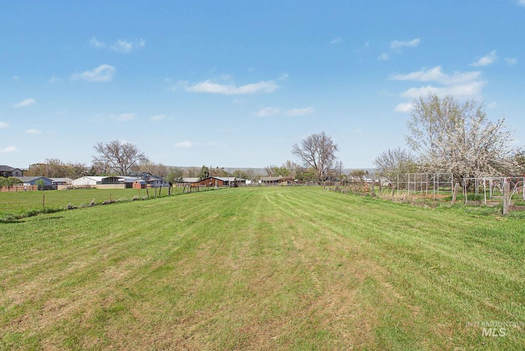 Photo of 715 Bryden Avenue, Lewiston, ID 83501 (MLS # 98981900)