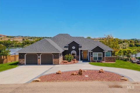 Photo of 311 Riverview Drive, Marsing, ID 83639 (MLS # 98950911)