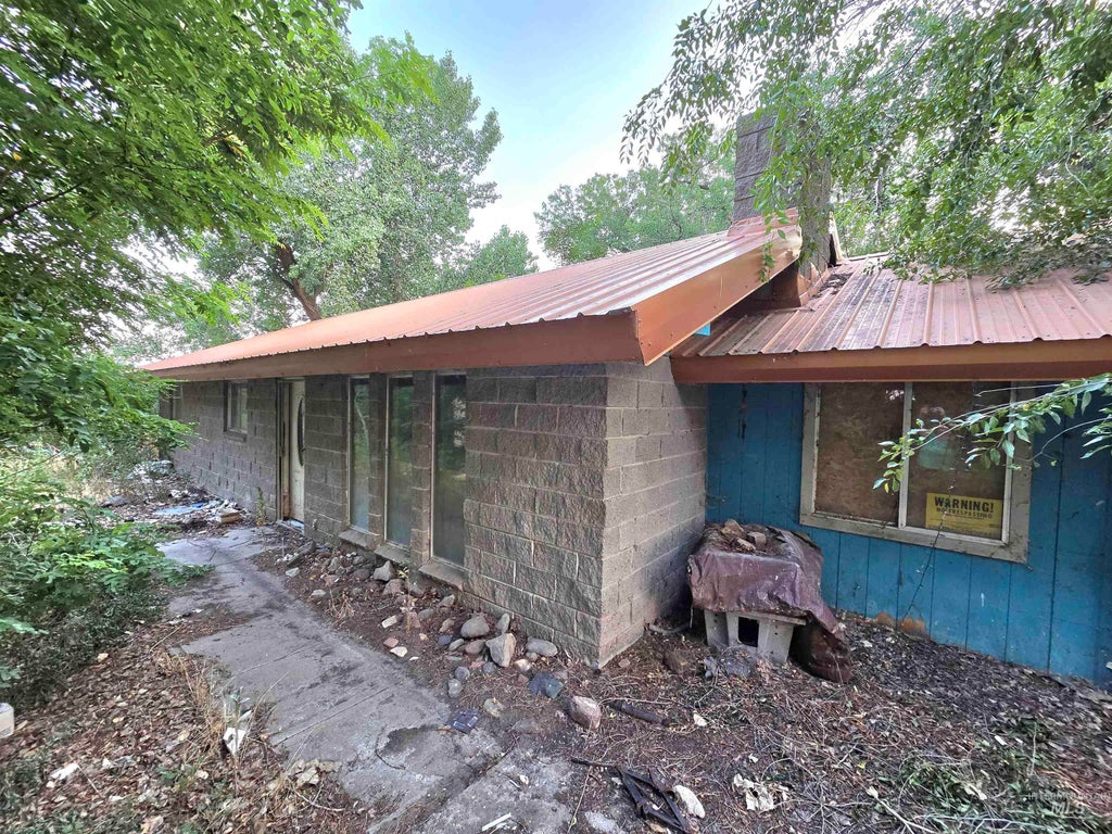 Photo of 757 Foothill Dr, Ontario, OR 97914 (MLS # 98995995)
