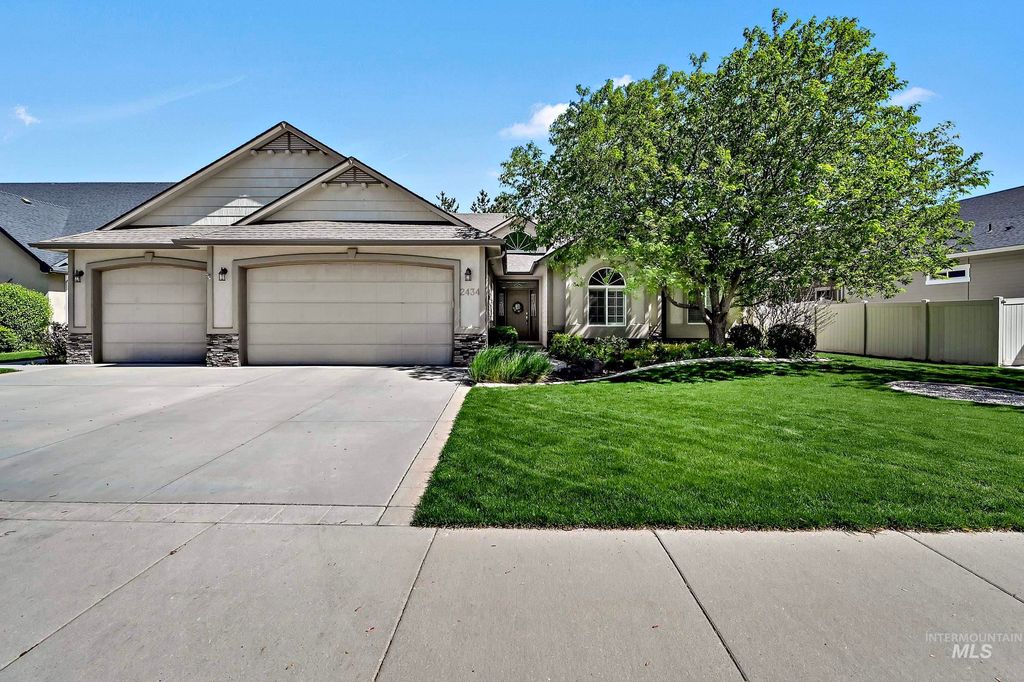 Photo of 2434 E Garber Dr, Meridian, ID 83646 (MLS # 98984235)