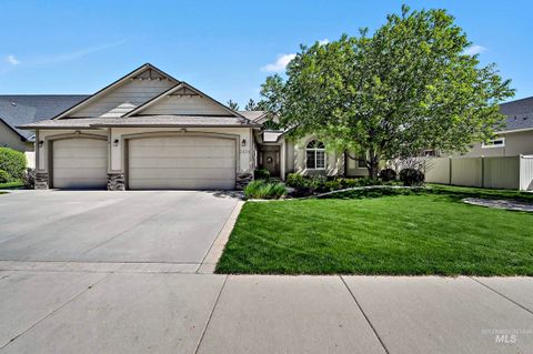 Photo of 2434 E Garber Dr, Meridian, ID 83646 (MLS # 98984235)