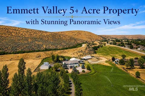 Photo of 4255 Valley View Rd, Emmett, ID 83617 (MLS # 98991997)
