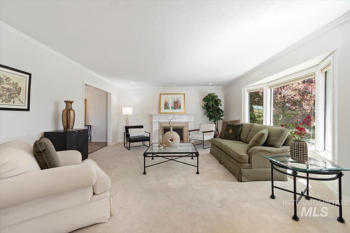 516 E Highland View Dr.