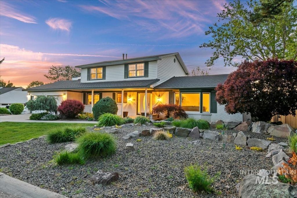 Photo of 516 E Highland View Dr, Boise, ID 83702 (MLS # 98963790)