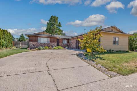 Photo of 2014 NW 5th Ave, Ontario, OR 97914 (MLS # 98993794)