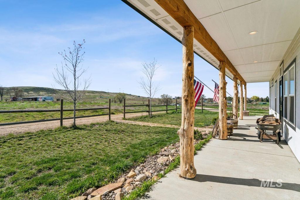 Photo of 3011 Center Ave, Payette, ID 83661 (MLS # 98979786)