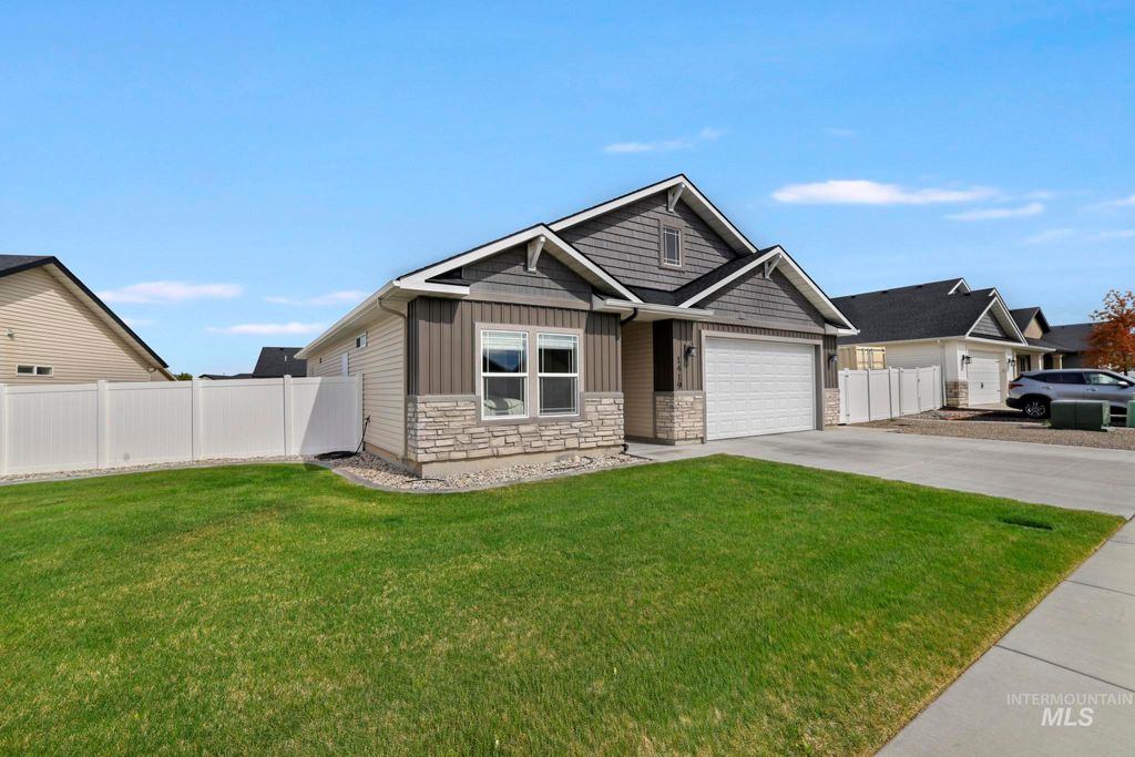 Photo of 1419 Blue Grouse Way, Twin Falls, ID 83301 (MLS # 98987670)