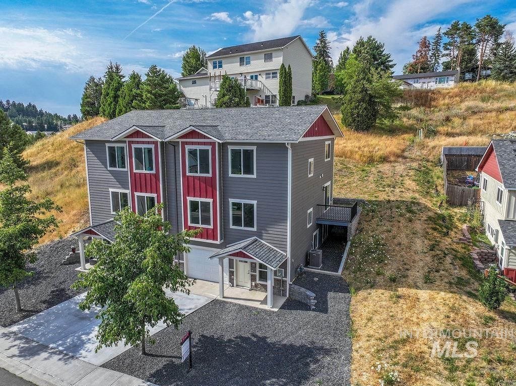 Photo of 328 Southview Ave, Moscow, ID 83843 (MLS # 98956556)