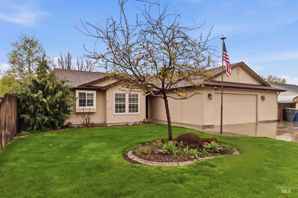 Photo of 1228 E Maine Ave, Nampa, ID 83686 (MLS # 98982030)