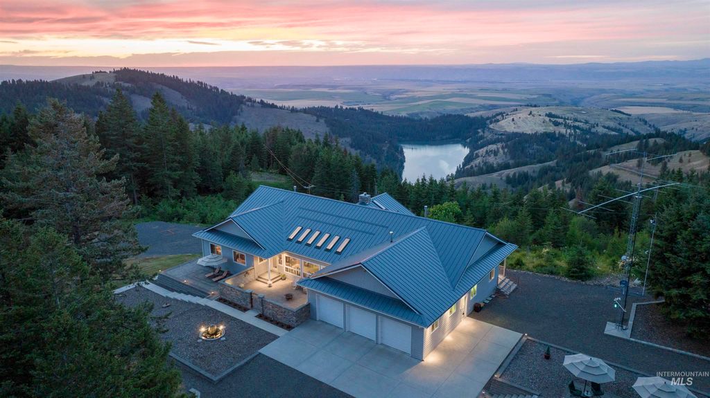 Photo of 21506 Buckboard Lane, Lewiston, ID 83501 (MLS # 98897877)