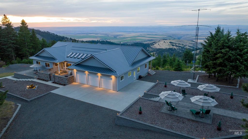 Photo of 21506 Buckboard Lane, Lewiston, ID 83501 (MLS # 98897877)