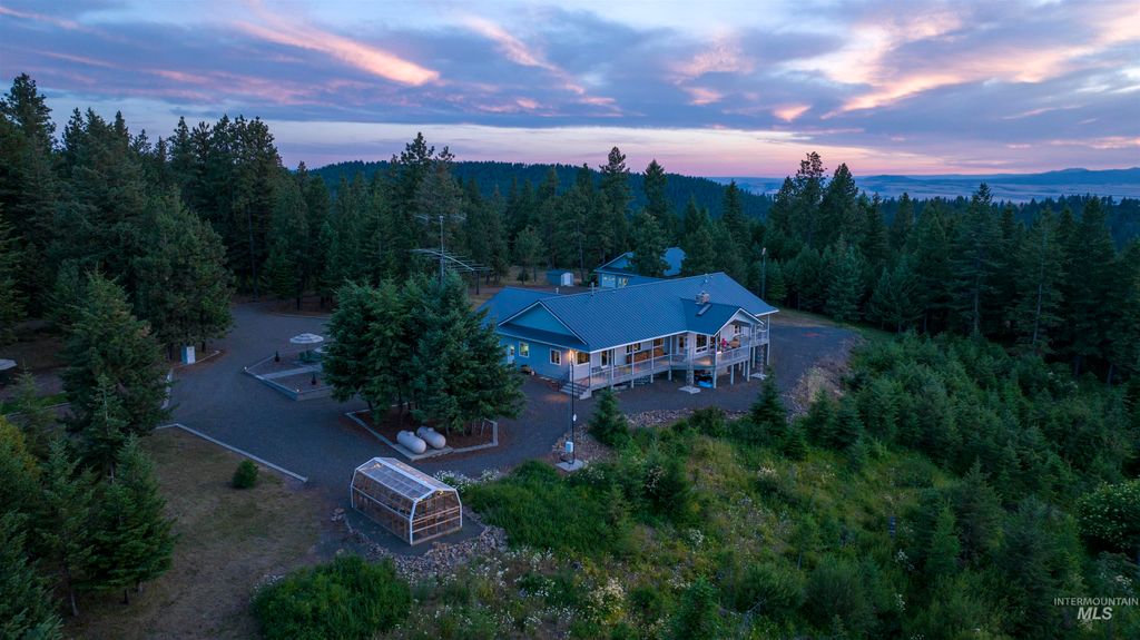 Photo of 21506 Buckboard Lane, Lewiston, ID 83501 (MLS # 98897877)