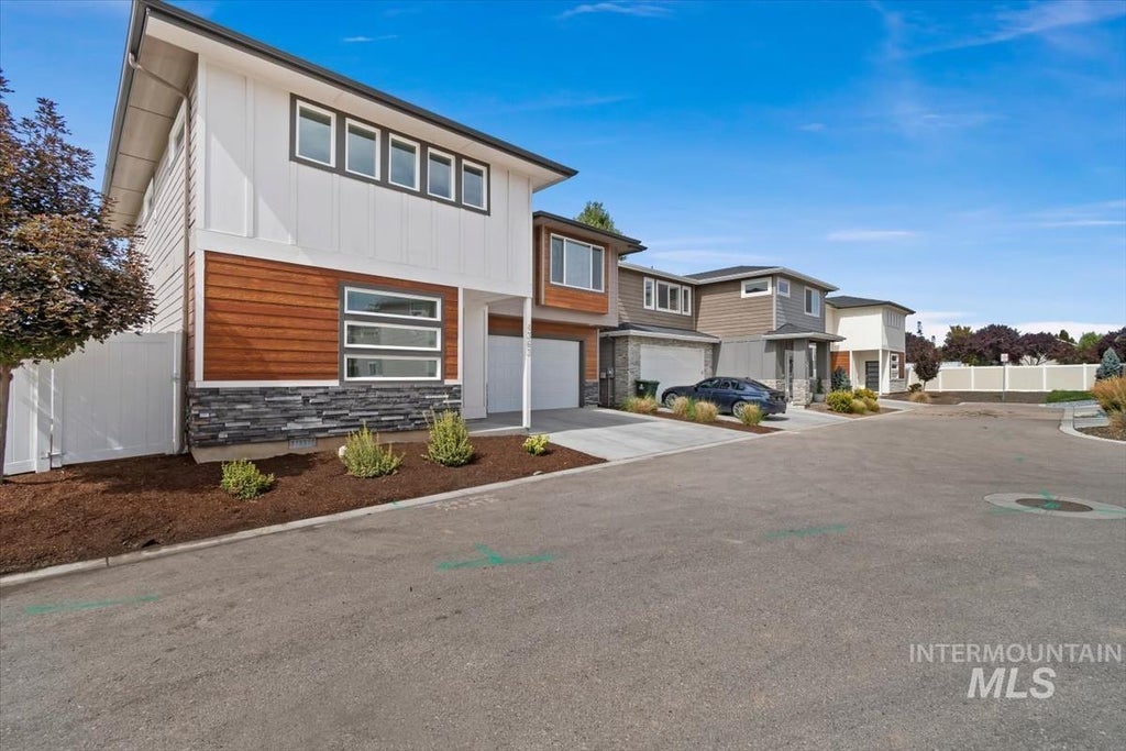Photo of 4363 N Bright Angel Ave, Meridian, ID 83646 (MLS # 99000572)