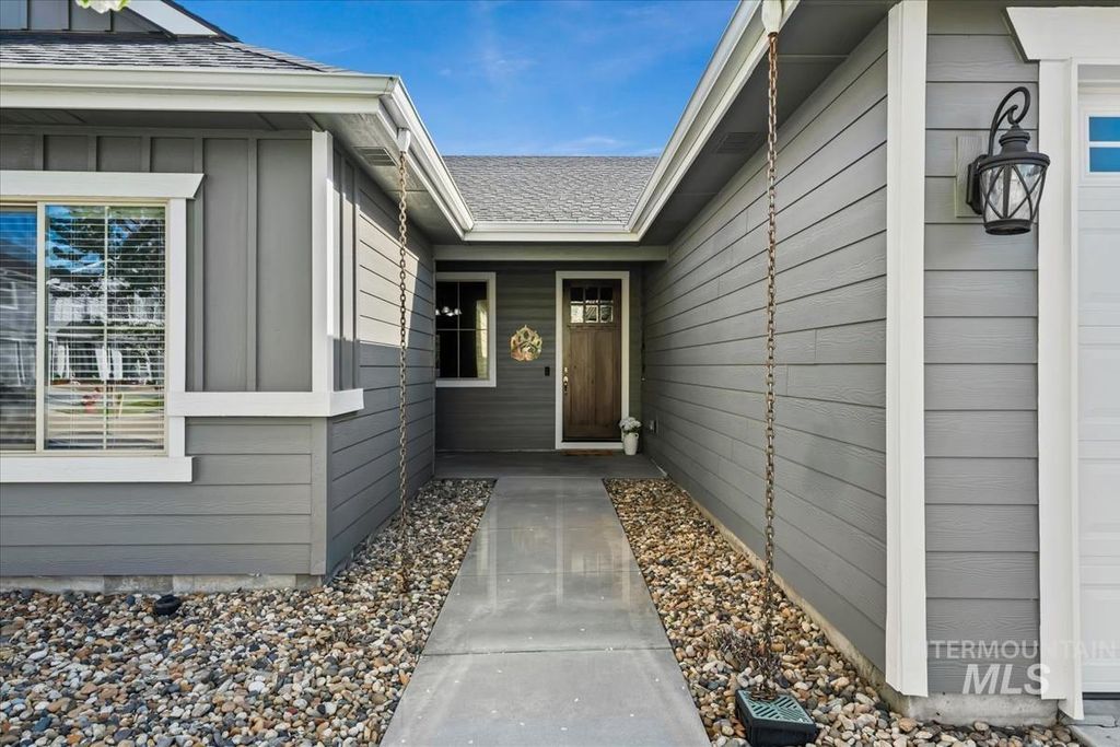 Photo of 2229 W Bellagio Dr, Meridian, ID 83646 (MLS # 98981206)