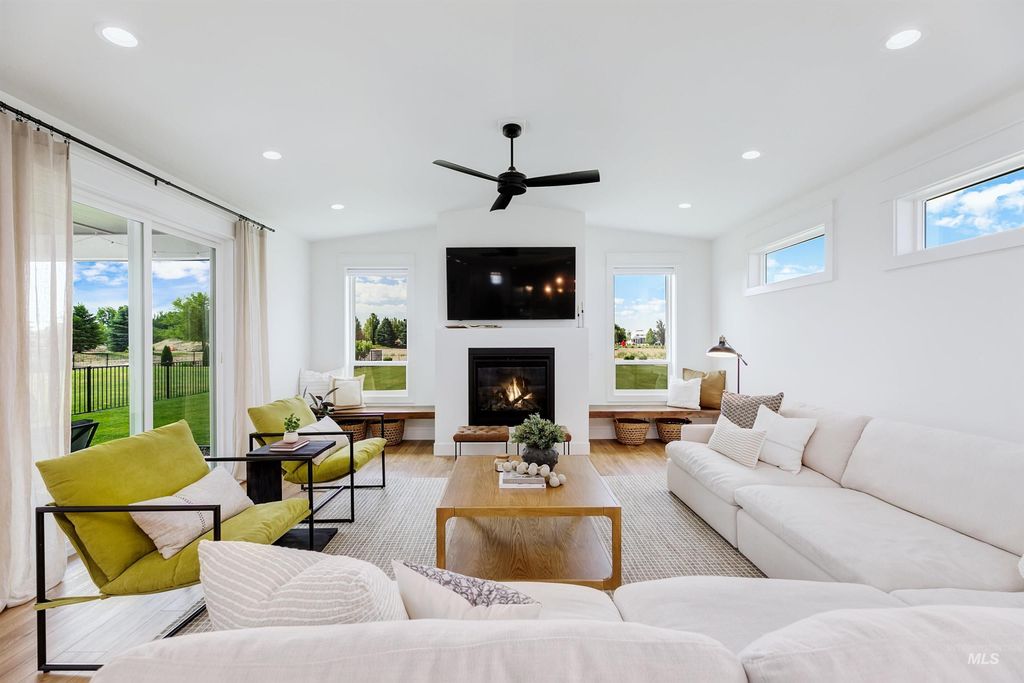 Photo of 6299 Chateau Ct, Star, ID 83669 (MLS # 98976921)