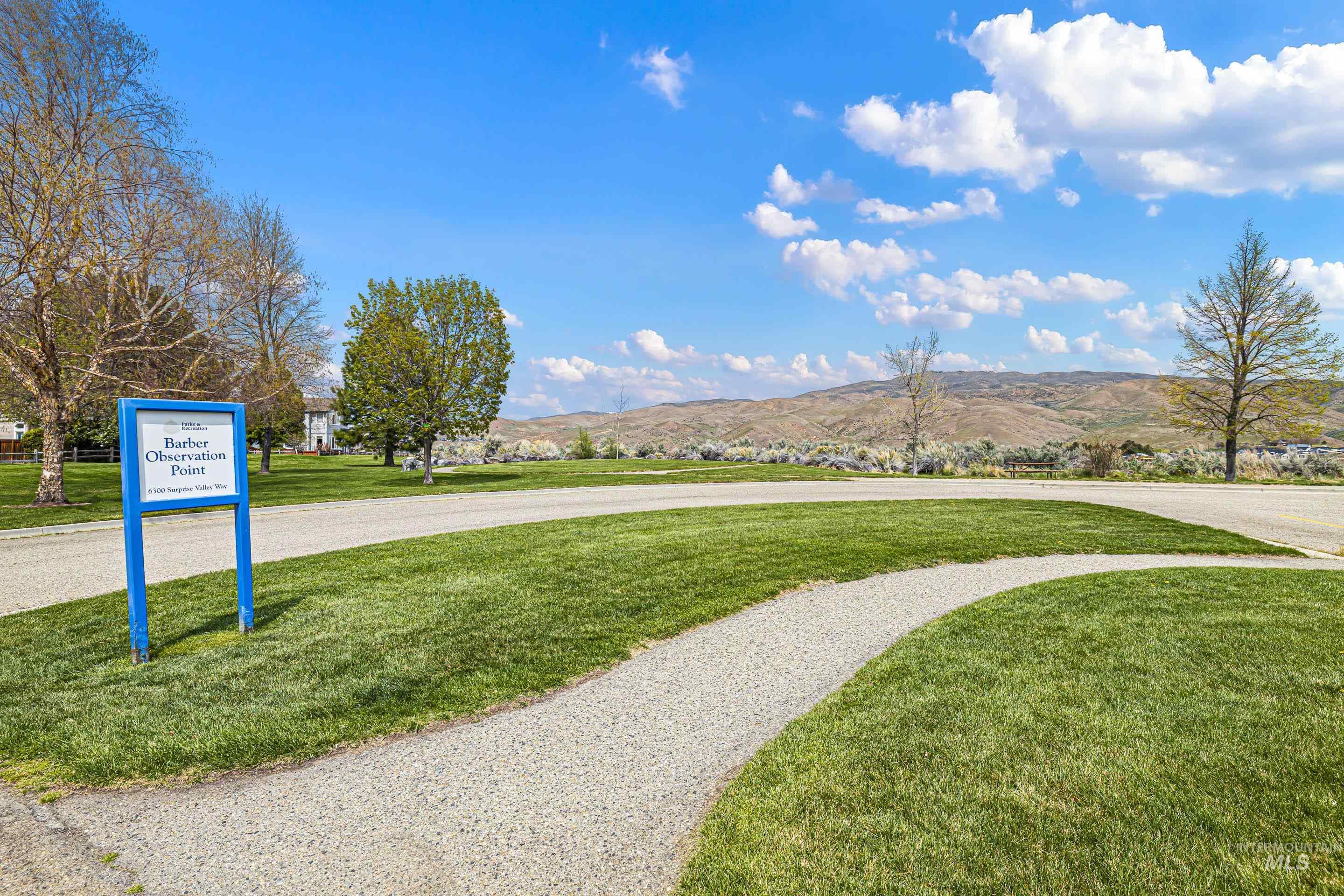 View of home's community with a mountain view