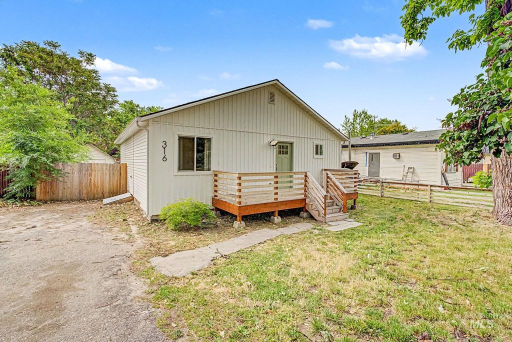 Photo of 316 7th Ave. N AVE, Nampa, ID 83684 (MLS # 98988541)