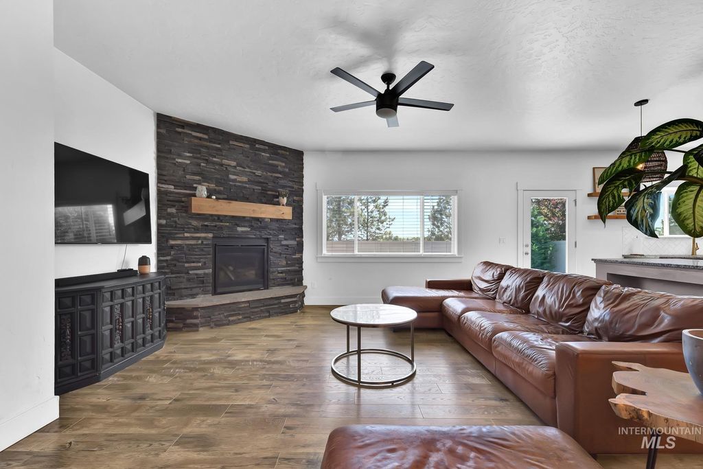 Photo of 6127 E Path Dr, Nampa, ID 83687 (MLS # 98986165)