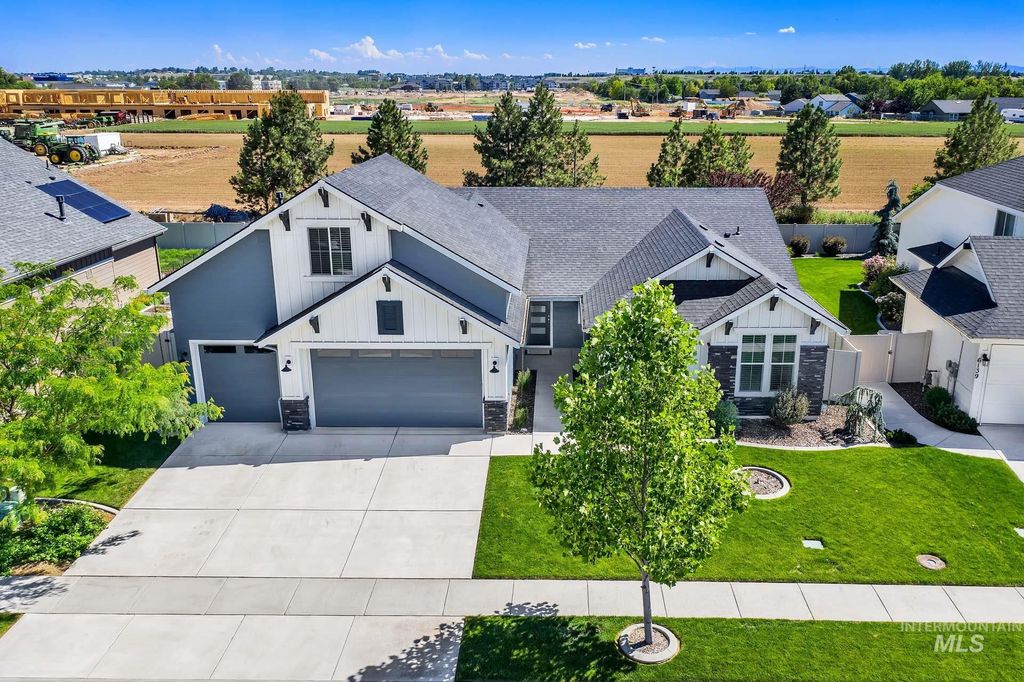 Photo of 6127 E Path Dr, Nampa, ID 83687 (MLS # 98986165)