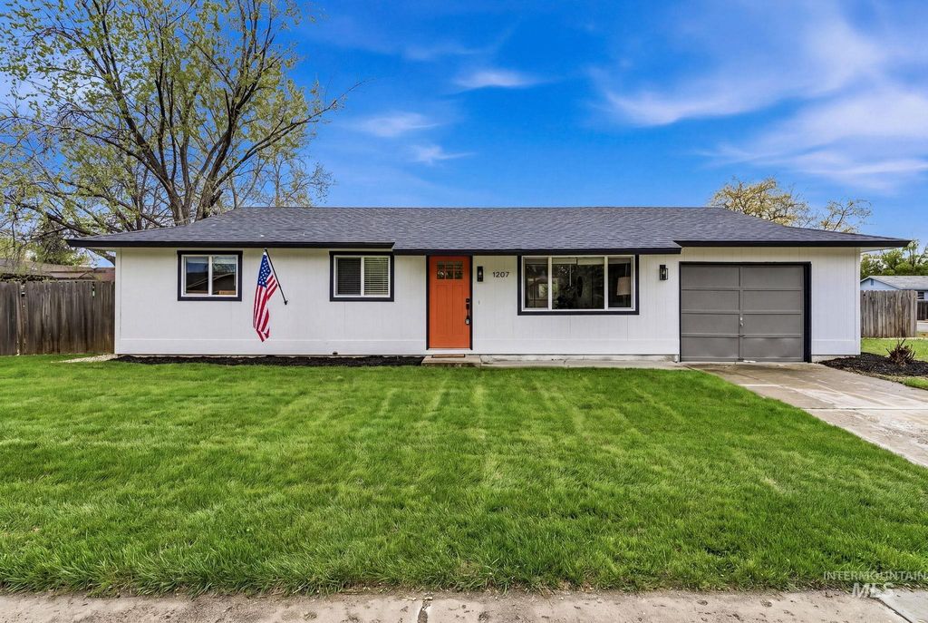 Photo of 1207 W Chateau Ave, Meridian, ID 83646 (MLS # 98982337)