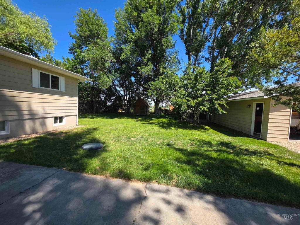 Photo of 7714 Spring Drive, Nampa, ID 83687 (MLS # 98990335)