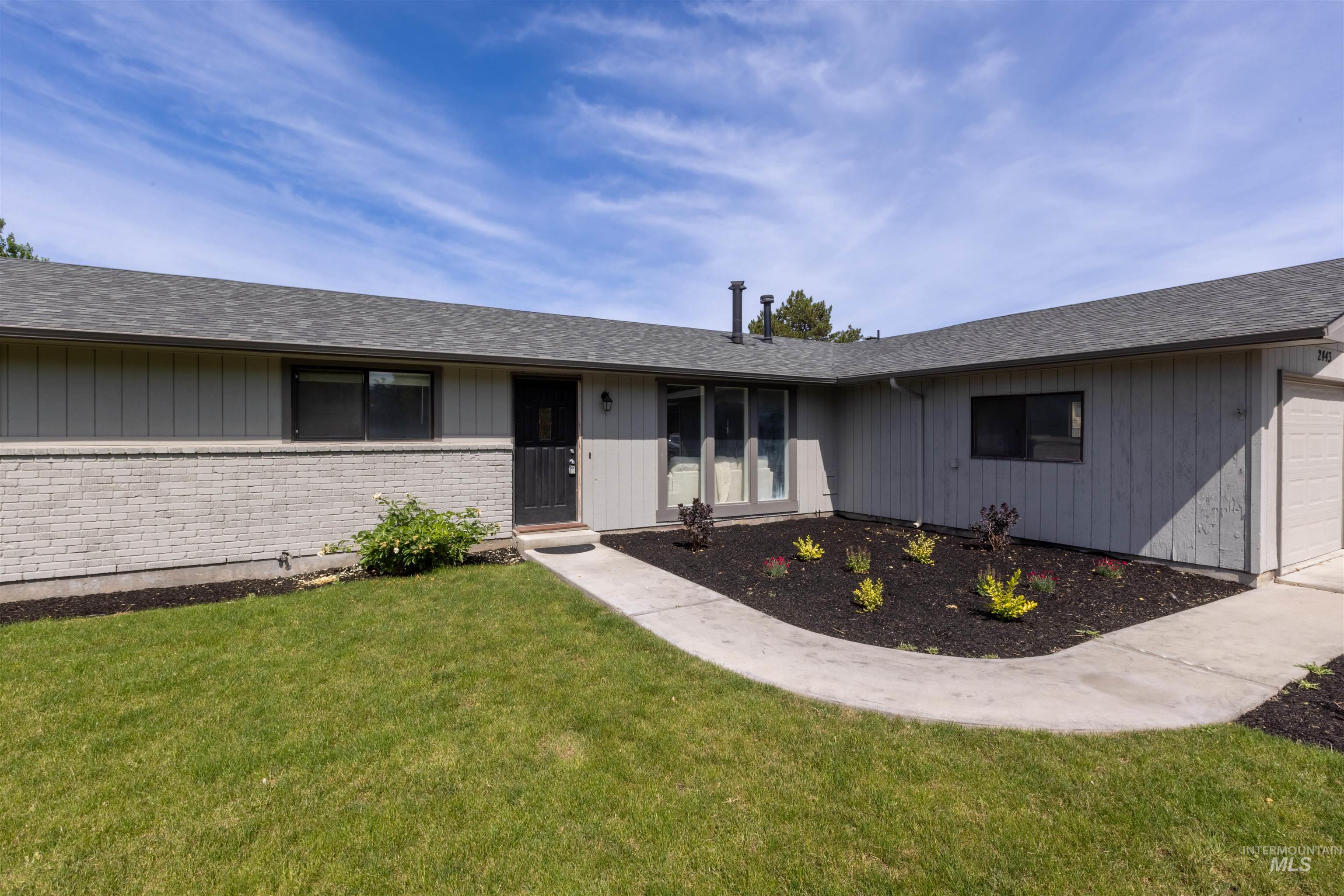 2443 S Five Mile