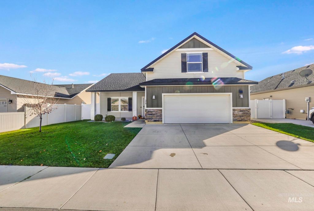Photo of 374 Joellen Dr, Twin Falls, ID 83301 (MLS # 98965926)