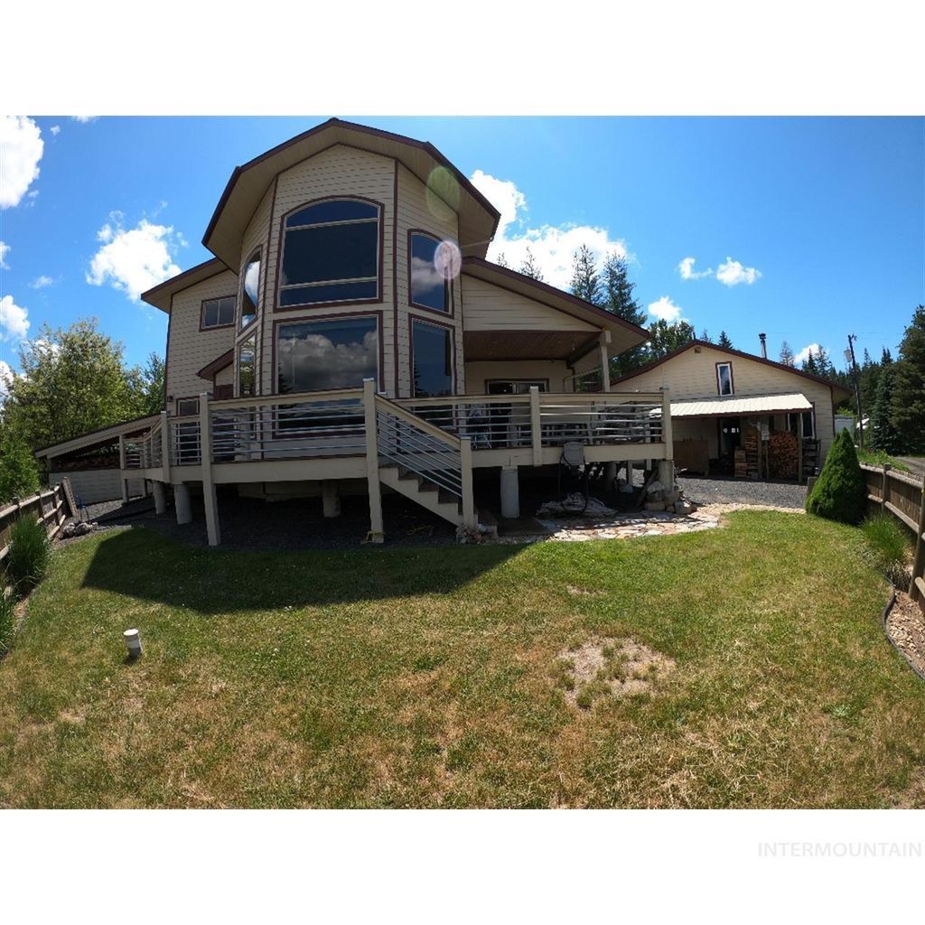 Photo of 204 S 2nd St, Elk River, ID 83827 (MLS # 98951175)