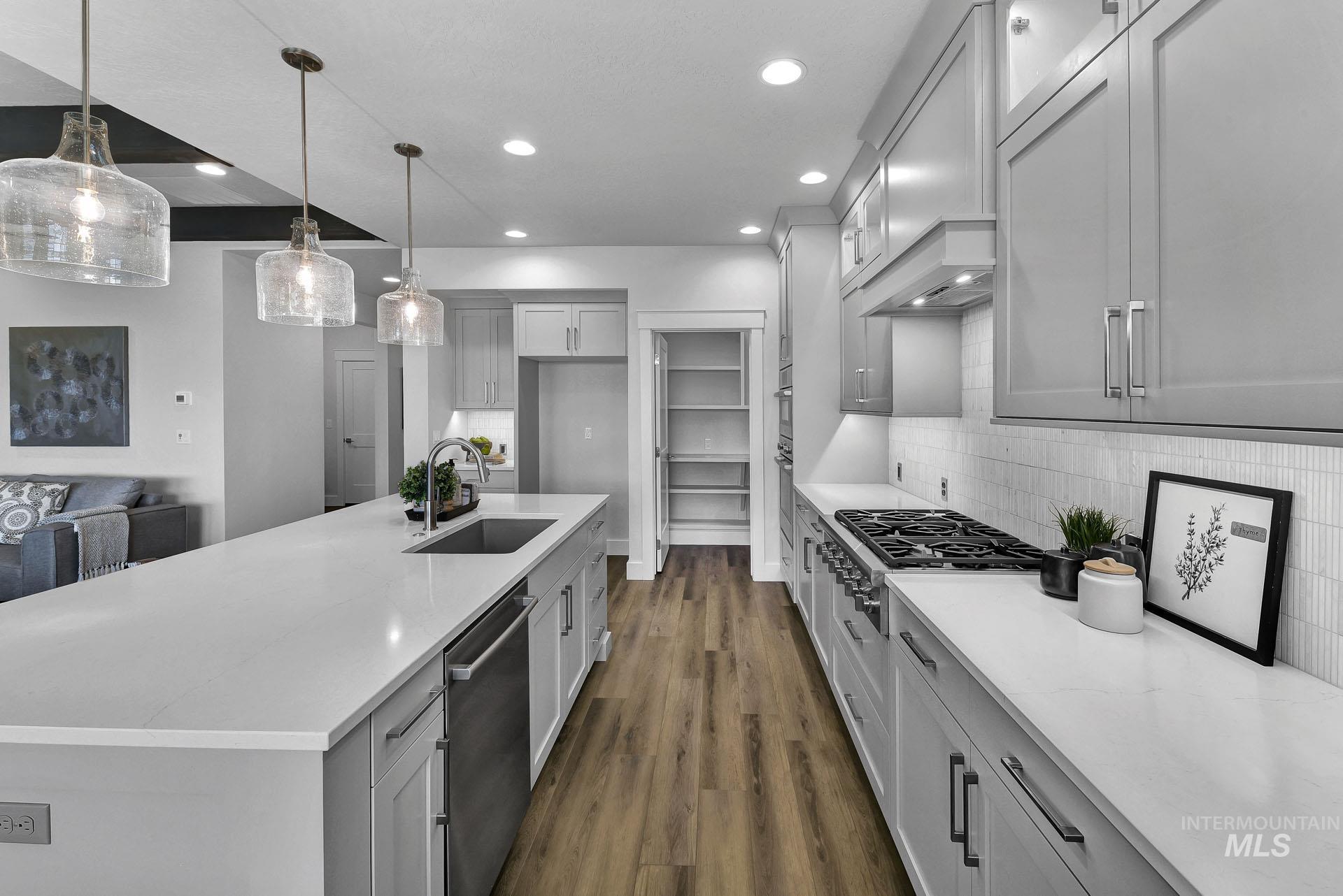 6251 S Utmost Ln