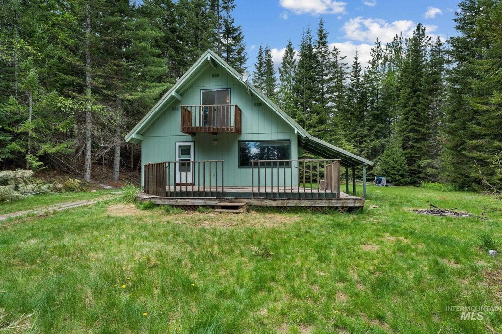 Photo of 4715 Freeman Creek Rd, Lenore, ID 83541 (MLS # 98986668)