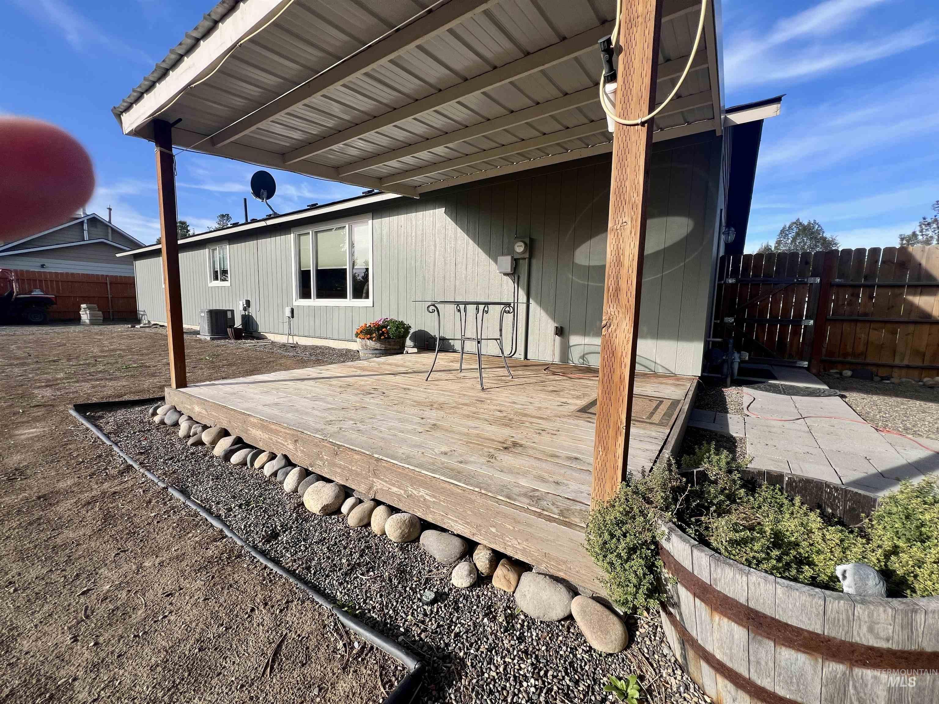 Ontario, Oregon 97914, United States, 3 Bedrooms Bedrooms, ,2 BathroomsBathrooms,Residential,Active,224694