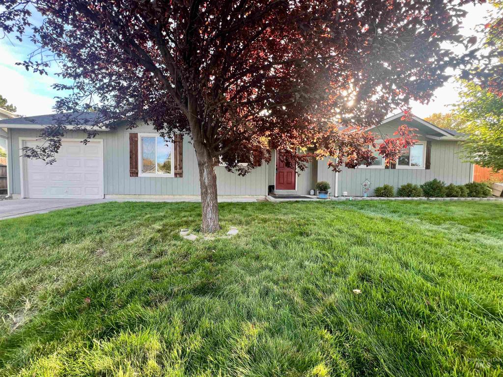 Photo of 1370 SW 11th St, Ontario, OR 97914 (MLS # 98964296)