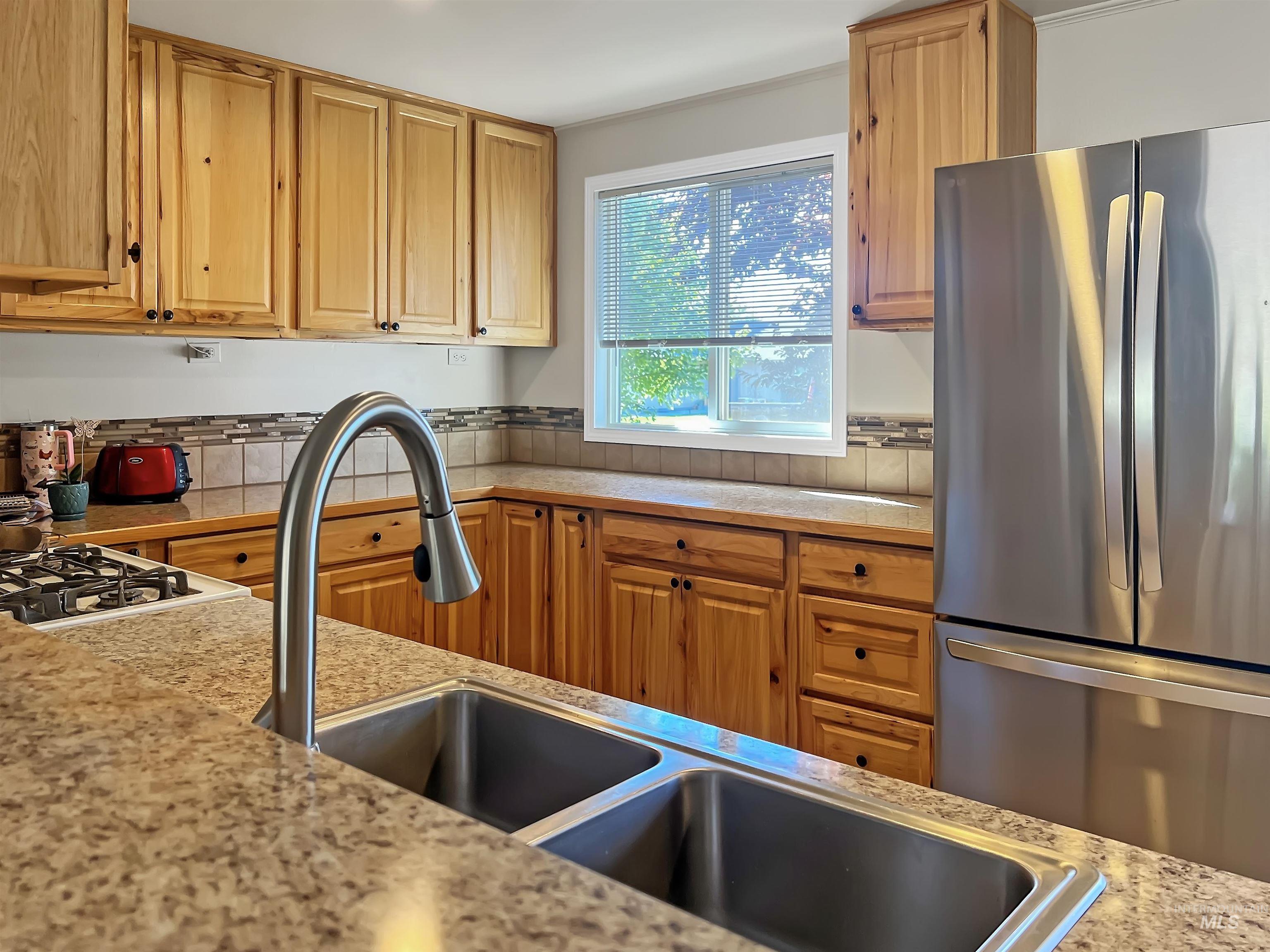 Ontario, Oregon 97914, United States, 3 Bedrooms Bedrooms, ,2 BathroomsBathrooms,Residential,Active,224694