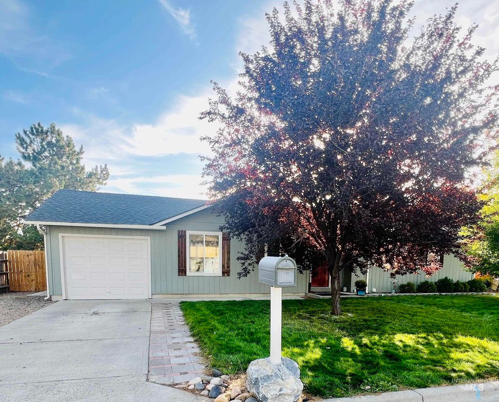 Photo of 1370 SW 11th St, Ontario, OR 97914 (MLS # 98964296)