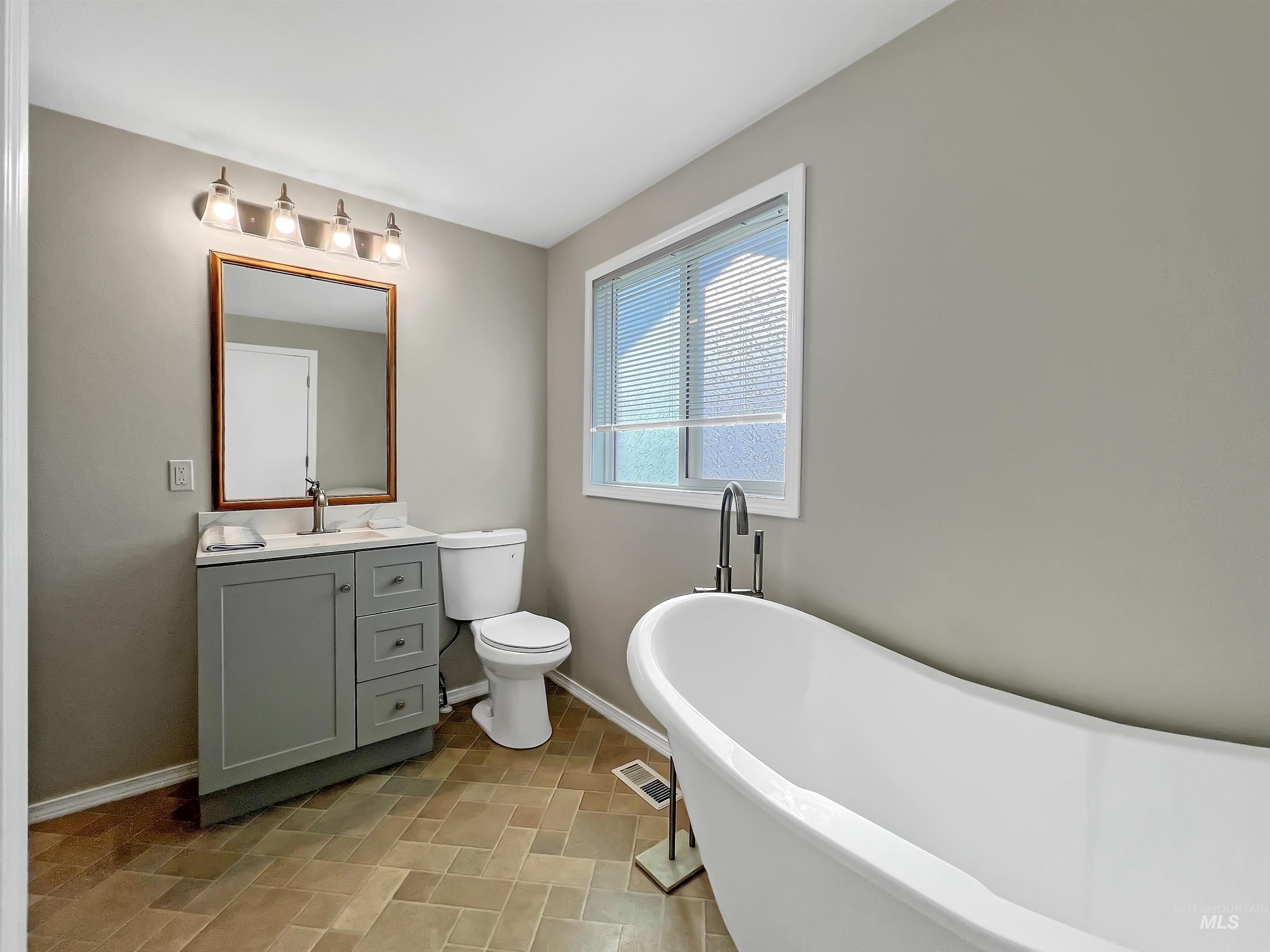 Ontario, Oregon 97914, United States, 3 Bedrooms Bedrooms, ,2 BathroomsBathrooms,Residential,Active,224694