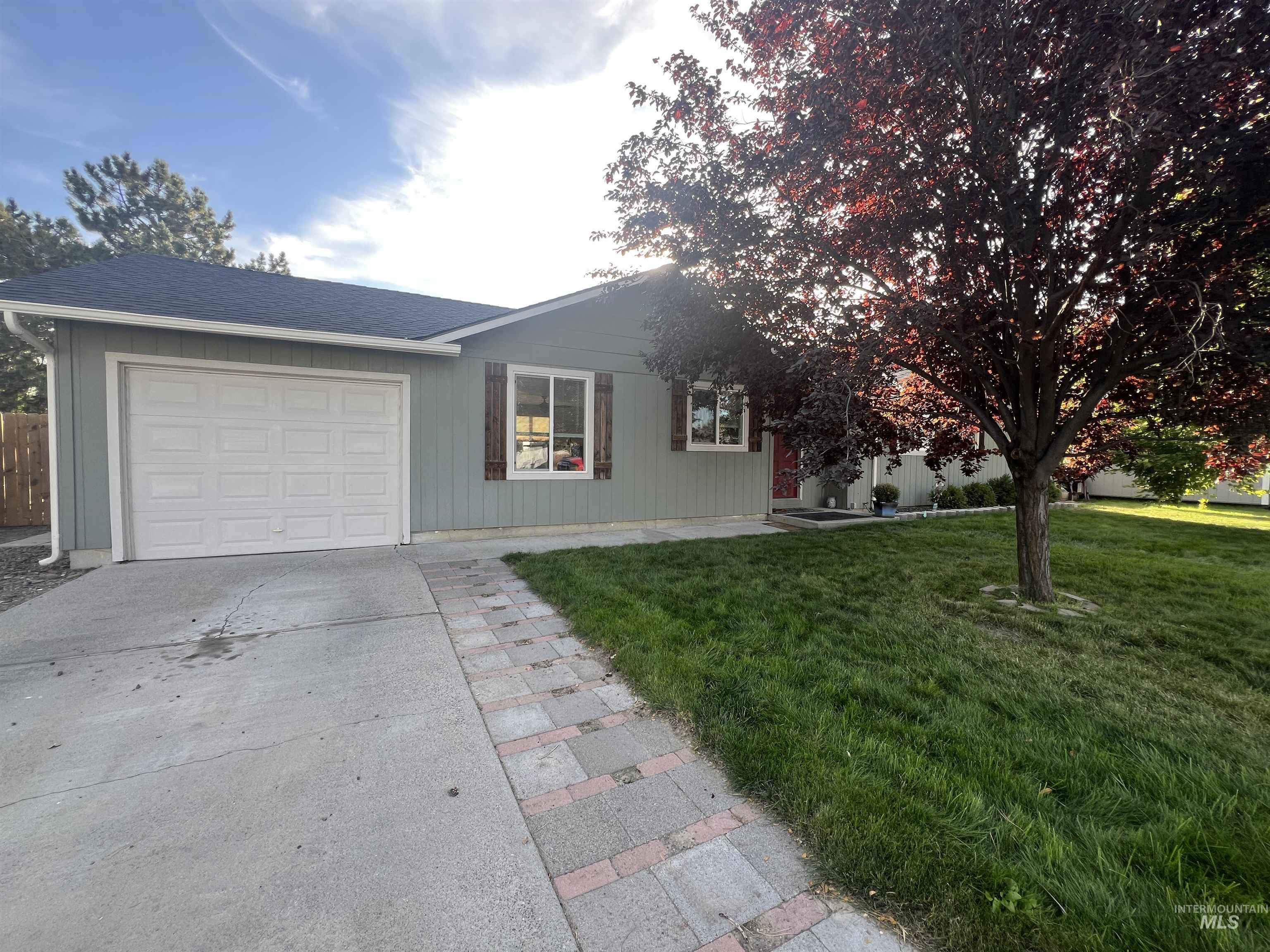 Ontario, Oregon 97914, United States, 3 Bedrooms Bedrooms, ,2 BathroomsBathrooms,Residential,Active,224694