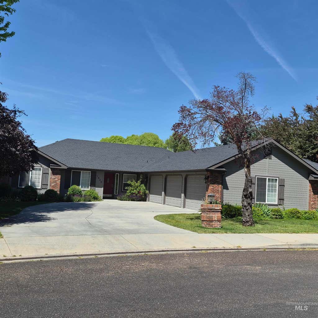Photo of 1939 N Sevenoaks Way, Eagle, ID 83616 (MLS # 98990913)
