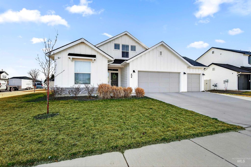 Photo of 404 Chalcedony, Caldwell, ID 83605 (MLS # 98977538)