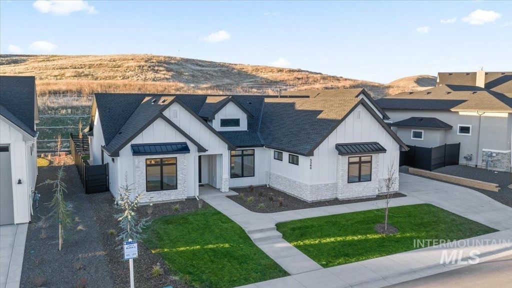 Photo of 5368 W Haughburn Dr, Eagle, ID 83616 (MLS # 98970670)