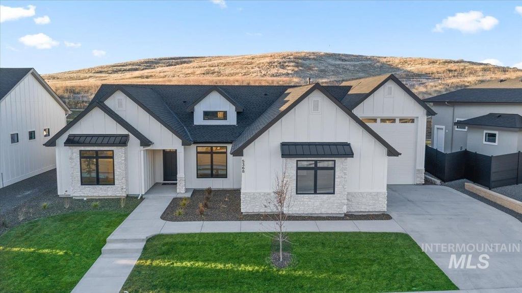 Photo of 5368 W Haughburn Dr, Eagle, ID 83616 (MLS # 98970670)