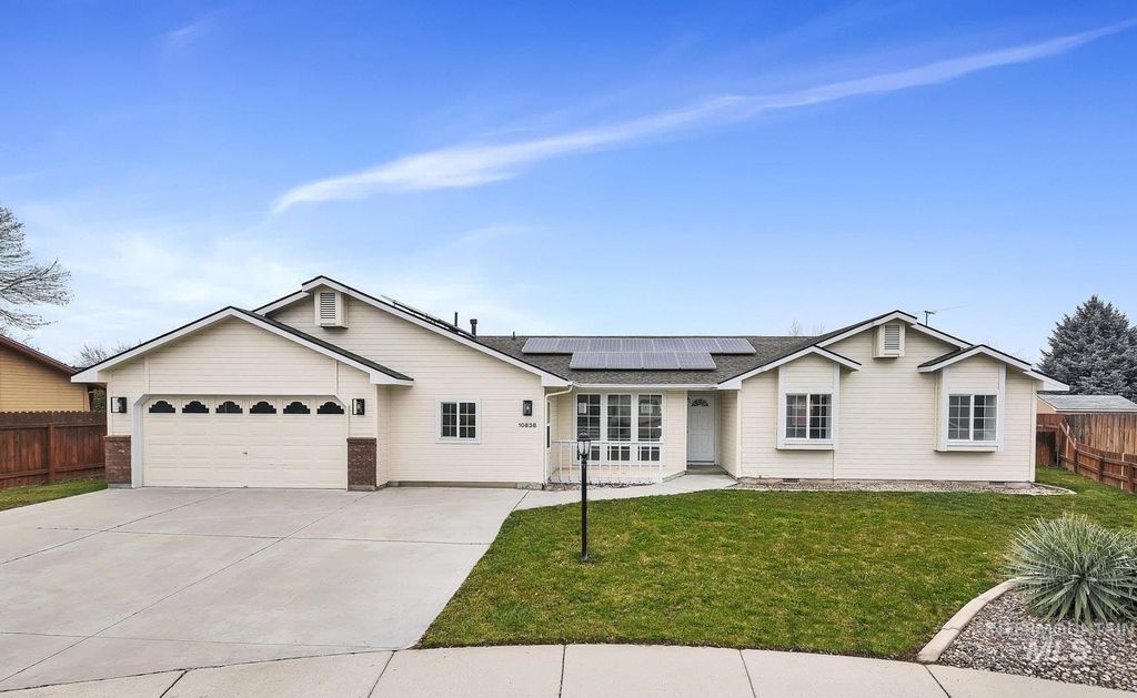 Photo of 10838 W Tidewater Ct, Boise, ID 83713 (MLS # 98972402)